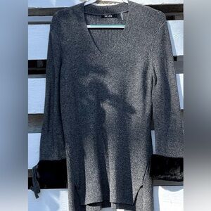 NWT Nic+Zoe Tunic Sweater, Faux Fur Cuffs With Ties